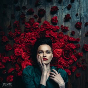 vgxw-magazine_fine-art-photography_red-is-the-color-of-sin_nayza-kuznetsova_02.jpg