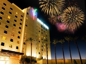 Fantasy_Springs_Fireworks_a1f022c8-4c93-4815-86ae-e1cae1f2e982.jpg