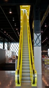 Yellow Escalator 2011-07-15.jpg