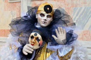 venice-mask-4764619_960_720.jpg