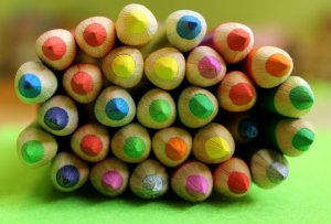 crayons-4694423_960_720.jpg