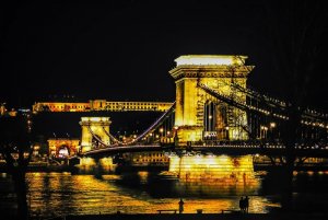 budapest-4746186_960_720.jpg