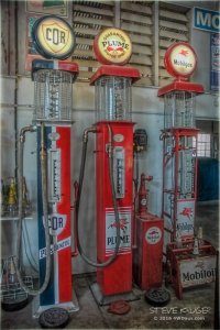 vintage-fuel-pump-collection-darwin-1.jpg