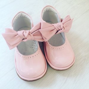 baby-girls-pink-shoes.jpg