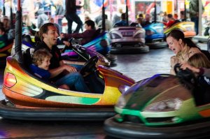 bumper-car-2369930_960_720.jpg