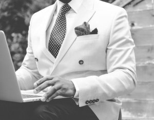 suit-869380_960_720.jpg