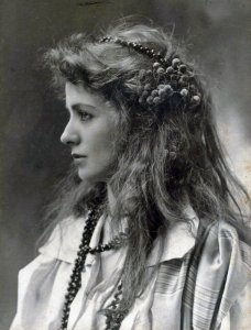Maude Adams - c_ 1890 - Imgur.jpeg