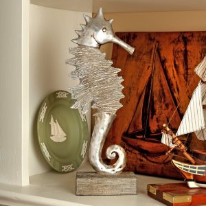 Agustin+Seahorse+Figurine.jpg