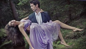 why-men-love-a-damsel-in-distress.jpg