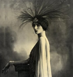 Chic handsome feathered turban (1).jpeg
