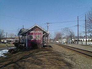 300px-Fairmount_Avenue_station.jpg