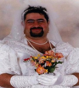 Funny-Looking-Wired-People-14-570x641.jpg