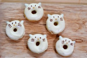 hello-kitty-donuts-recipe.jpg