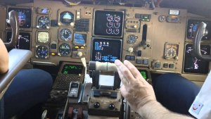 Cockpit 767.jpg