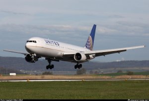 Boeing 767-landing.jpg