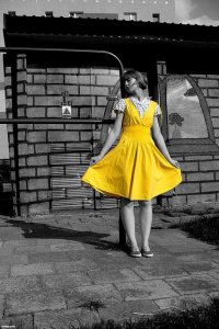 0104e97f198baca8e0f3cfbfb8f43e1c--yellow-black-color-yellow.jpg