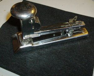 Stapler 001.jpg