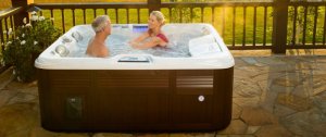 1920x800-jacuzzi-couple.jpg