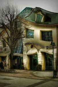 The Crooked House, Poland.jpg