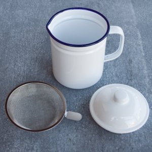 Falcon_enamel_dripping_container_2.jpg