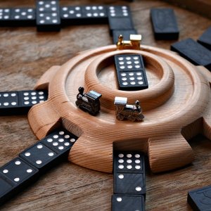 Domino-Feature.jpg