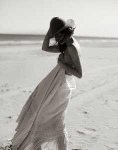 bw beach hat.jpg