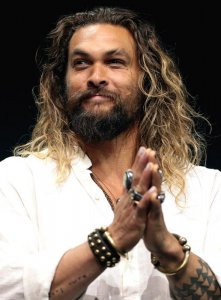 800px-Jason_Momoa_by_Gage_Skidmore.jpg