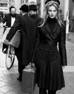 retro-fashion-photography-harpers-bazaar-antwerp-nicoline-patricia.preview.jpg