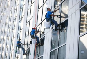 High-rise-building-outer-wall-and-window-cleaning-2-o0zi9rxurjvdrx62i36njif546ic0gqwkb1865wo94.jpg