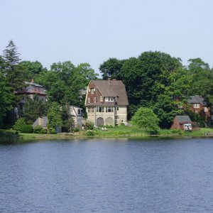 a beautiful house on the pond lg