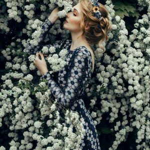 bo morn white flowers