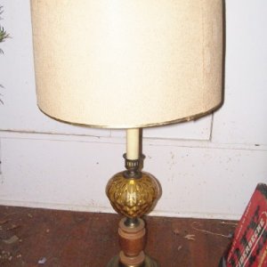 lamp_amberglass_wood.jpg