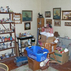 front bedroom1.jpg