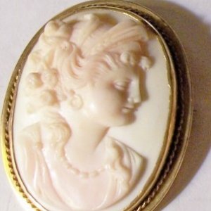 cameo Hilda1.jpg