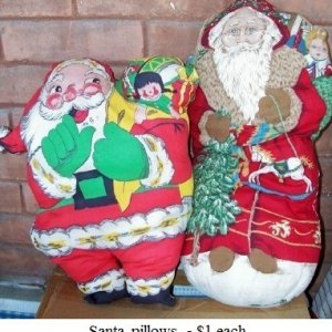 santa pillows.jpg