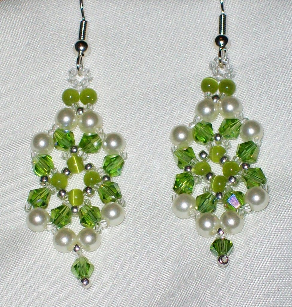 1 100 4165 Green Chandler Earrings