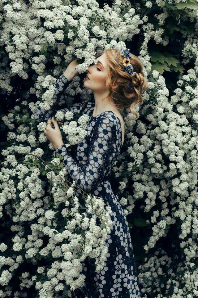 bo morn white flowers