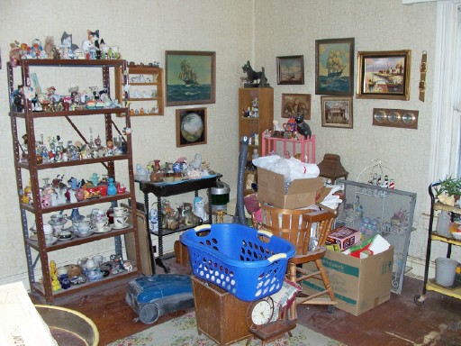 front bedroom1.jpg