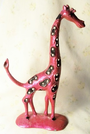 giraffe earring holder.jpg