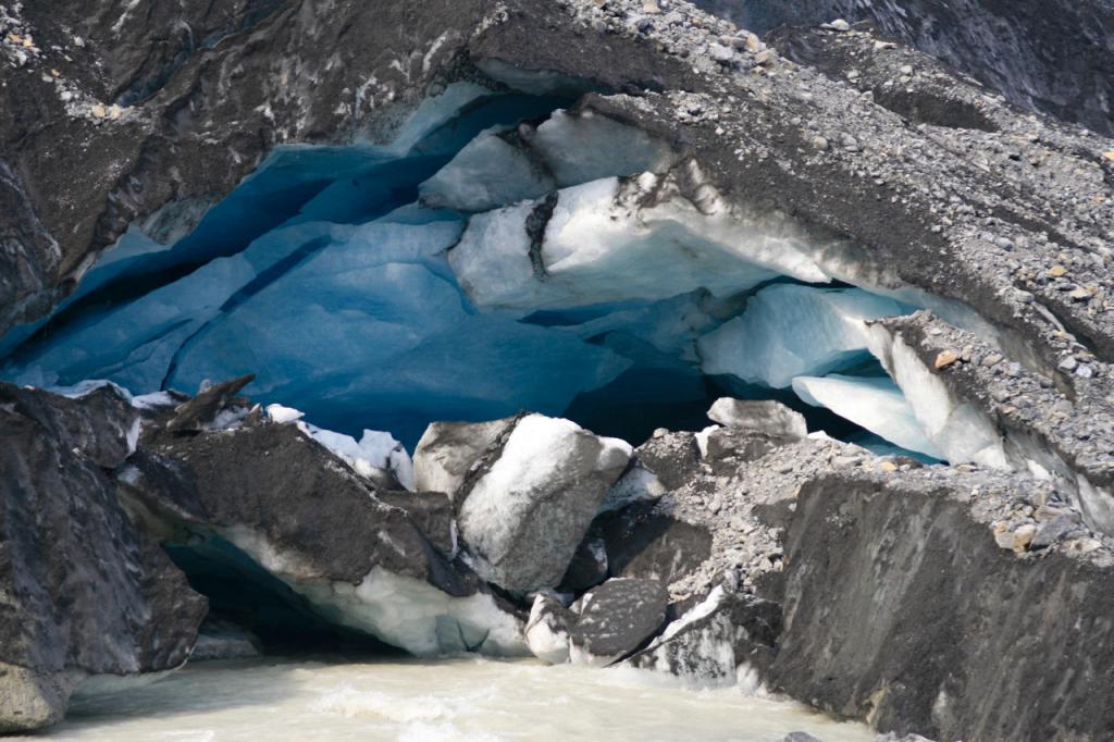 Glacial ice cave