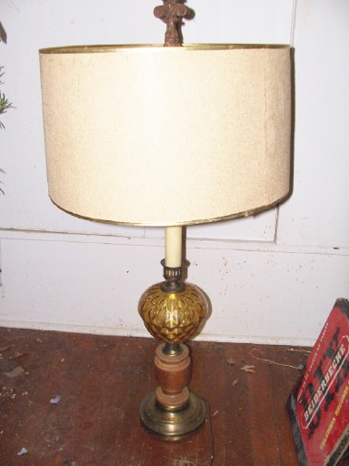 lamp_amberglass_wood.jpg