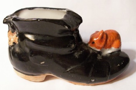 mouse on shoe1.jpg