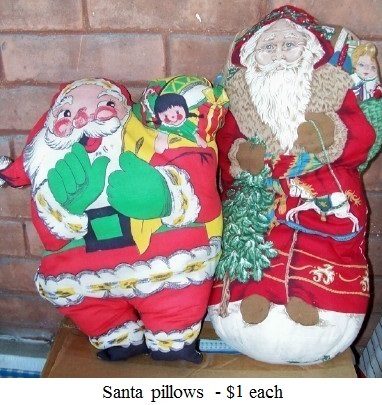 santa pillows.jpg
