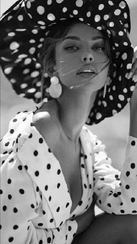 sunday dots.jpg