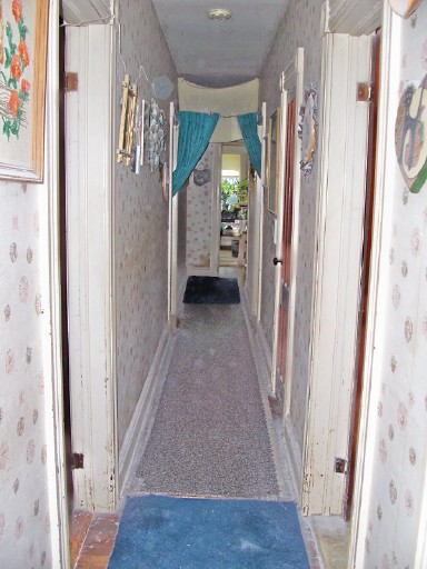 upstairs hallway.jpg